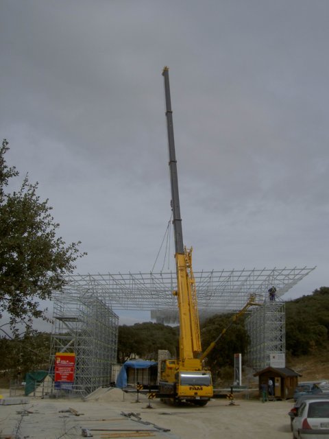 GRUA AUTOPROPULSADA  IMAGENES FOTOS